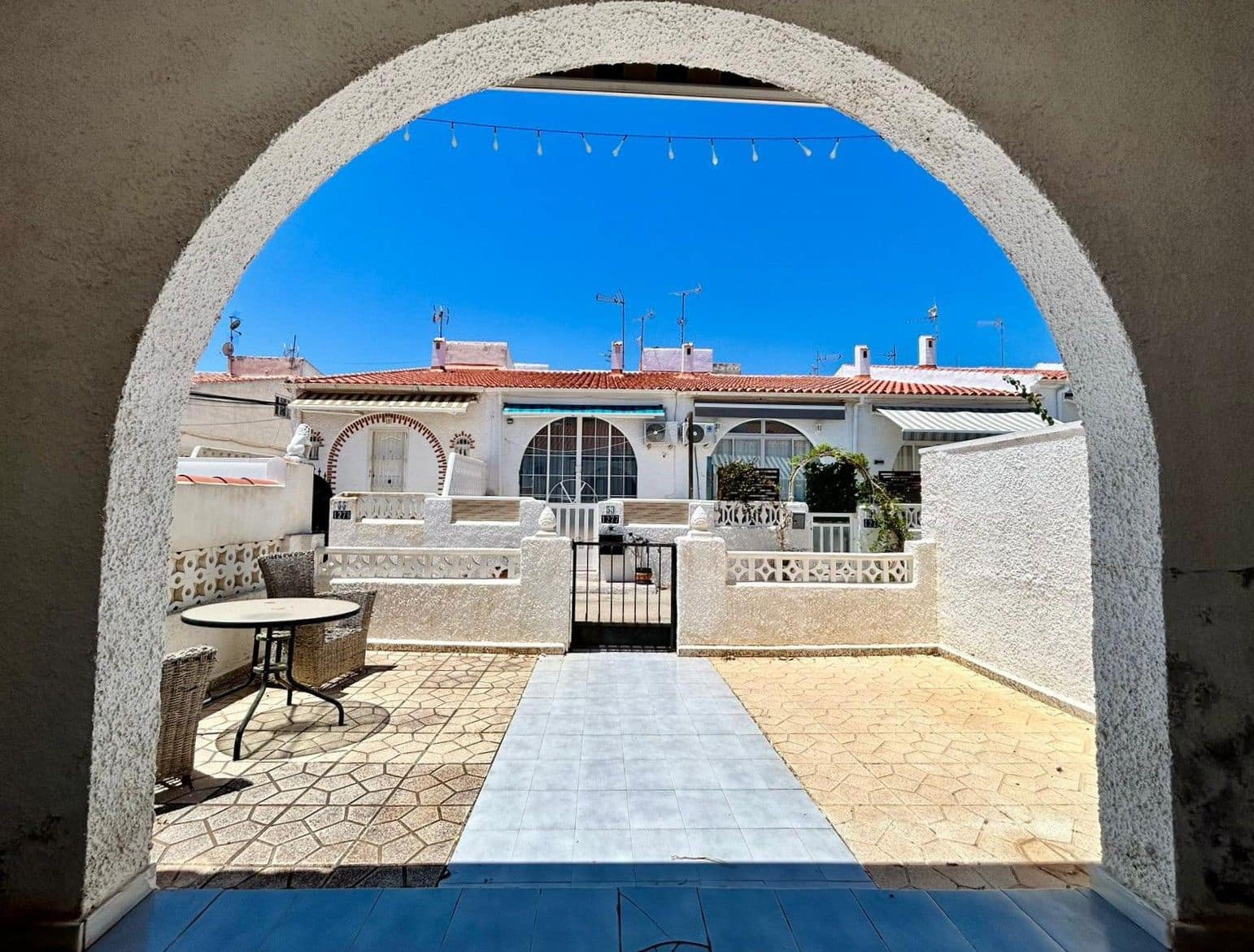 2 slaapkamer Bungalow te koop in Torrevieja - € 114.000 (Ref: 9962801)