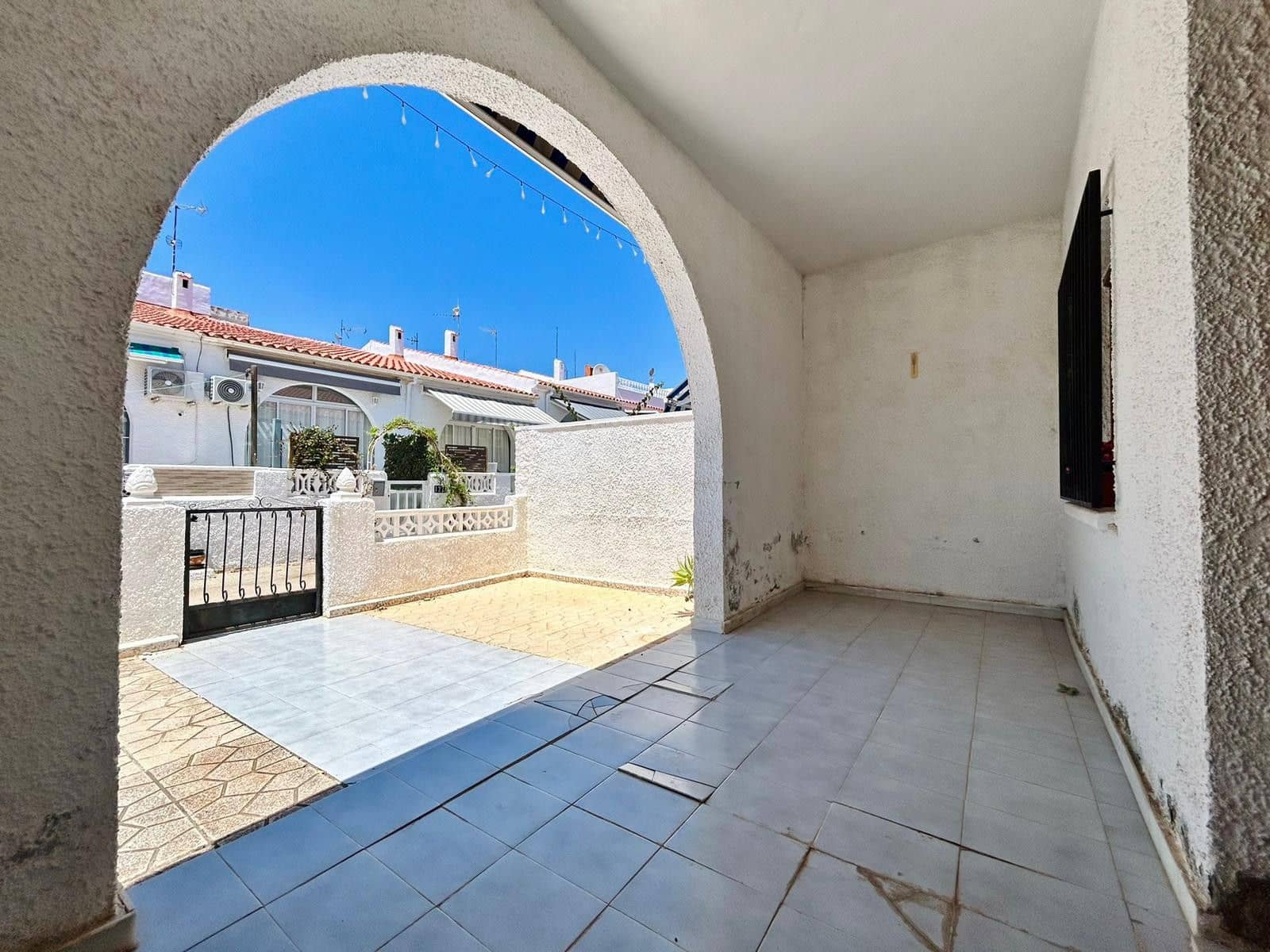 2 slaapkamer Bungalow te koop in Torrevieja - € 114.000 (Ref: 9962801)