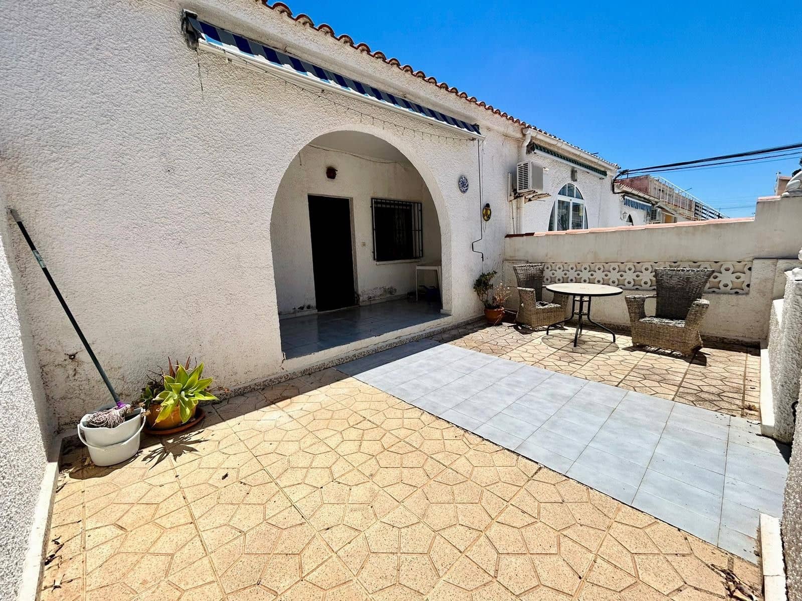 2 slaapkamer Bungalow te koop in Torrevieja - € 114.000 (Ref: 9962801)