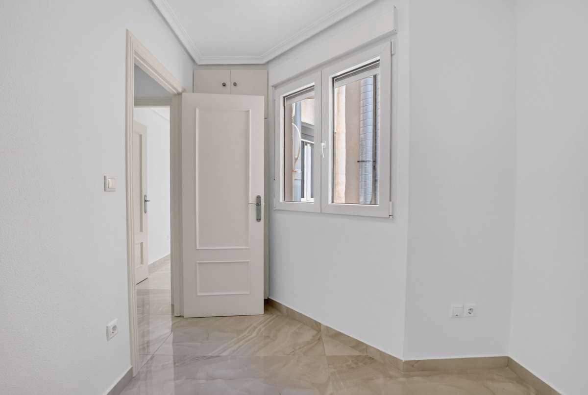2 bedroom Apartment for sale in Torrevieja - € 198,900 (Ref: 9962807)