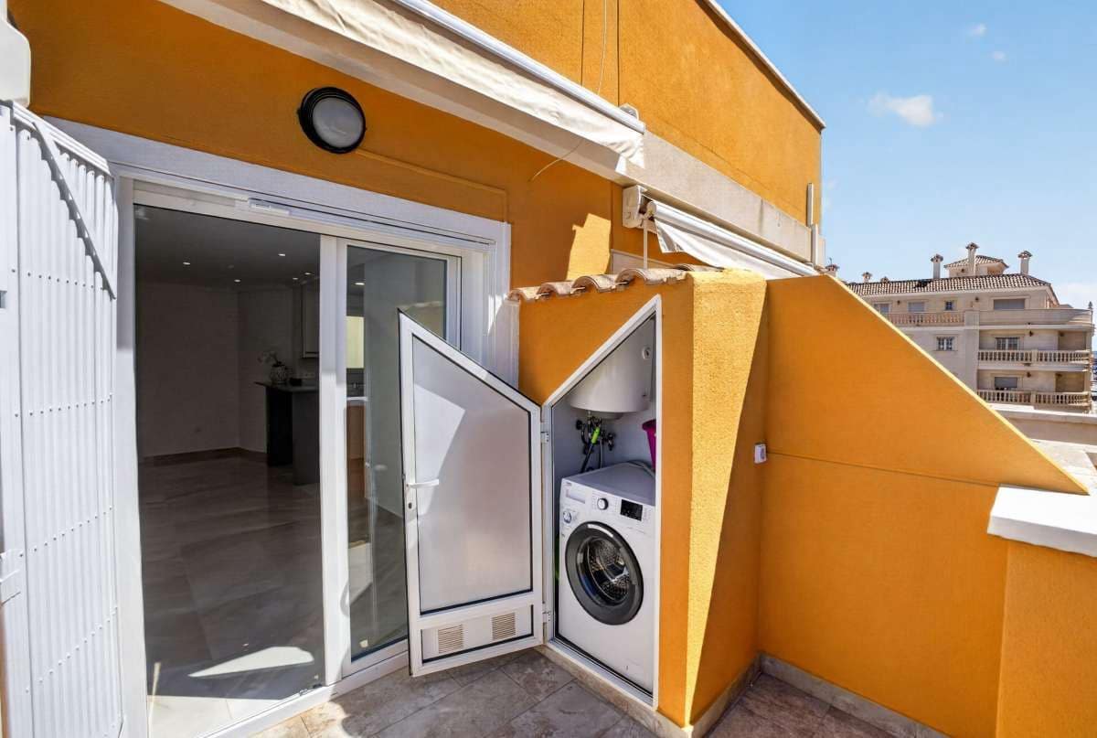 2 bedroom Apartment for sale in Torrevieja - € 198,900 (Ref: 9962807)