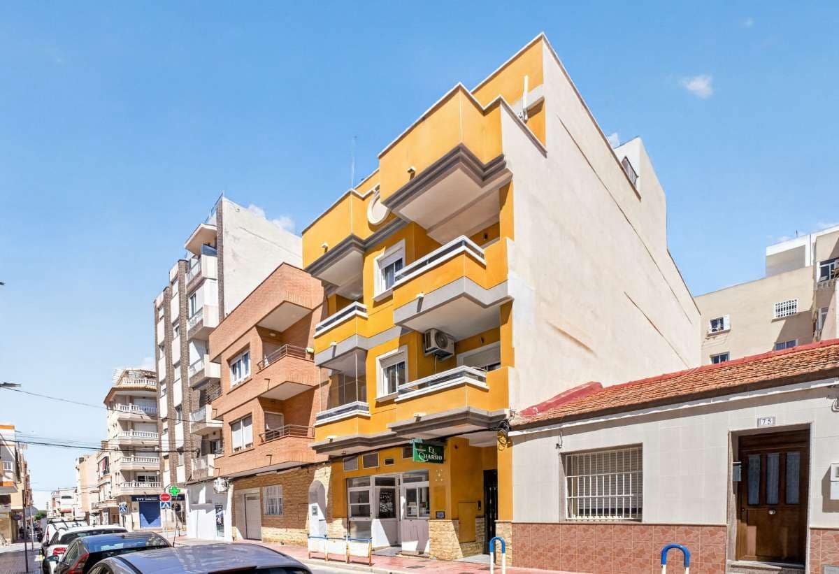 2 bedroom Apartment for sale in Torrevieja - € 198,900 (Ref: 9962807)