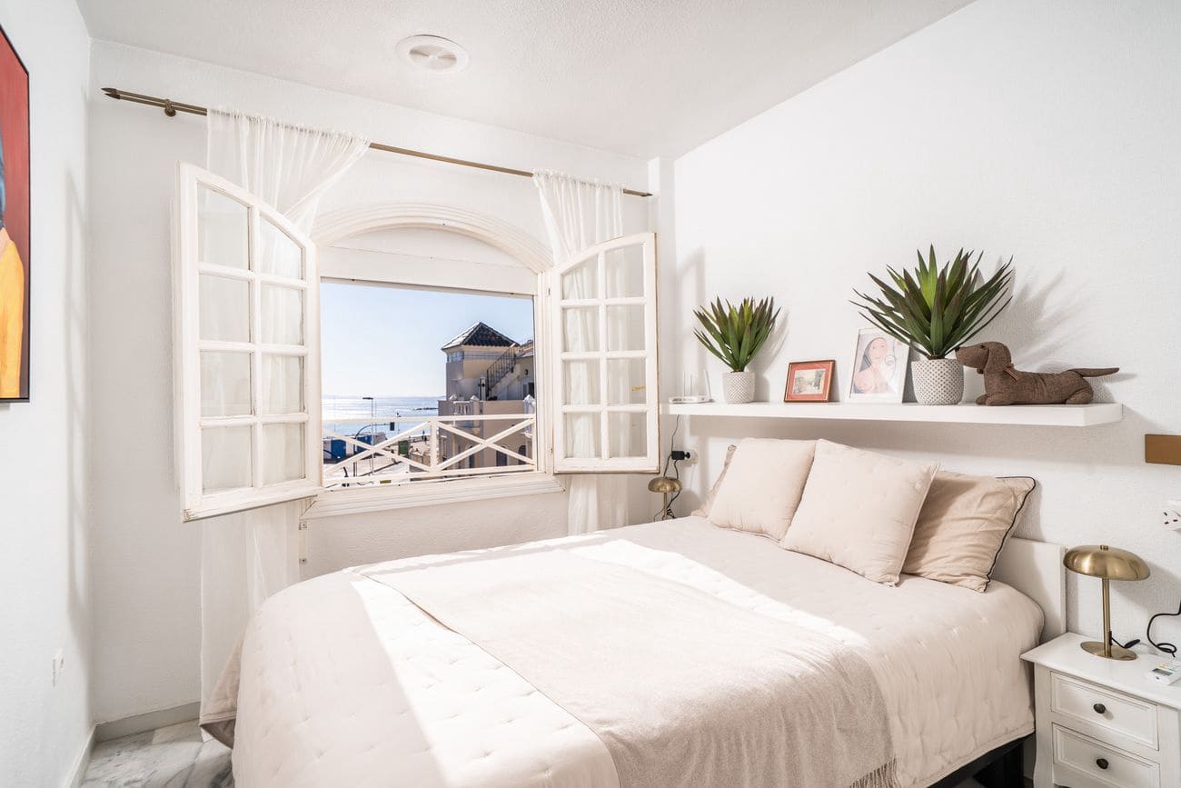 Apartamento de 2 habitaciones en Torrevieja en venta con piscina - 349.000 € (Ref: 9962813)