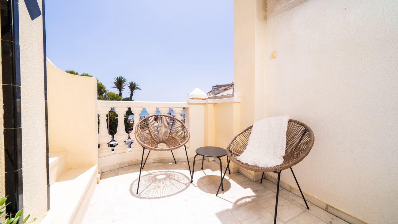 Apartamento de 2 habitaciones en Torrevieja en venta con piscina - 349.000 € (Ref: 9962813)