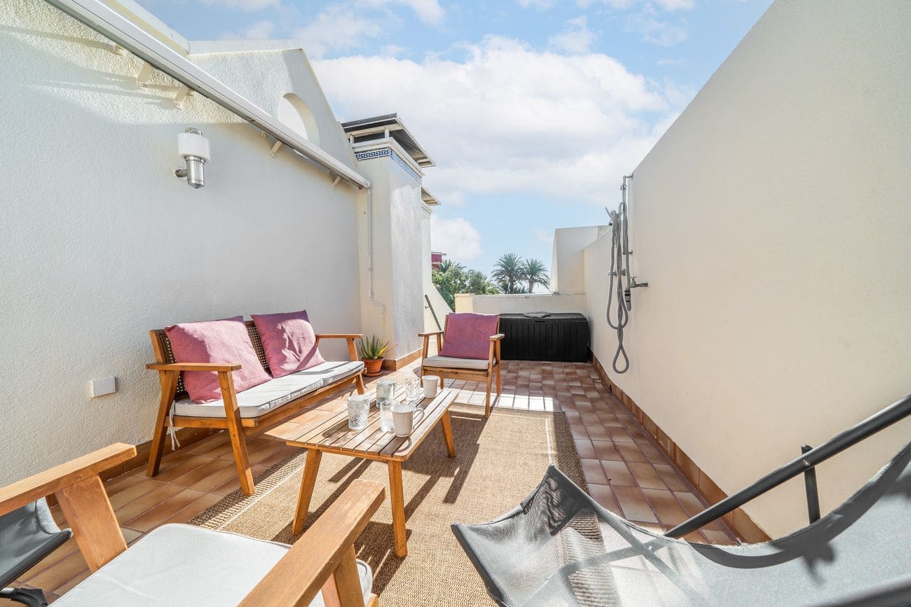 Apartamento de 2 habitaciones en Torrevieja en venta con piscina - 349.000 € (Ref: 9962813)