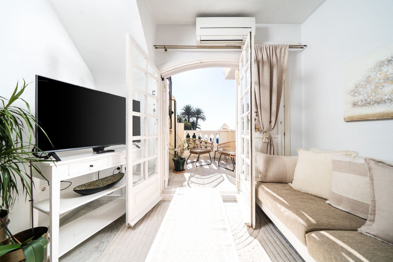 Apartamento de 2 habitaciones en Torrevieja en venta con piscina - 349.000 € (Ref: 9962813)