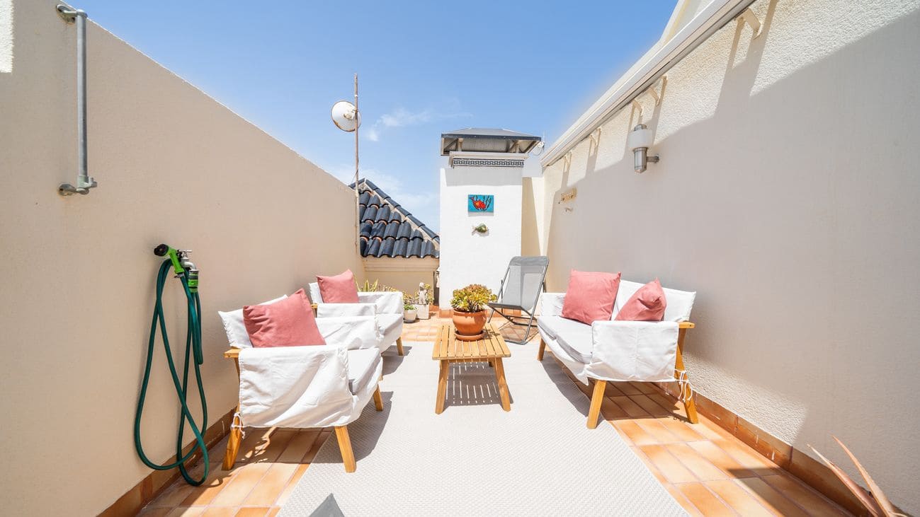 Apartamento de 2 habitaciones en Torrevieja en venta con piscina - 349.000 € (Ref: 9962813)
