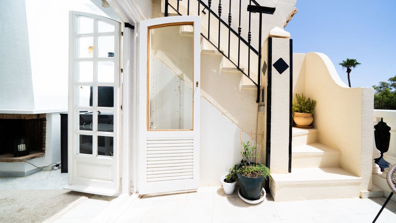 Apartamento de 2 habitaciones en Torrevieja en venta con piscina - 349.000 € (Ref: 9962813)