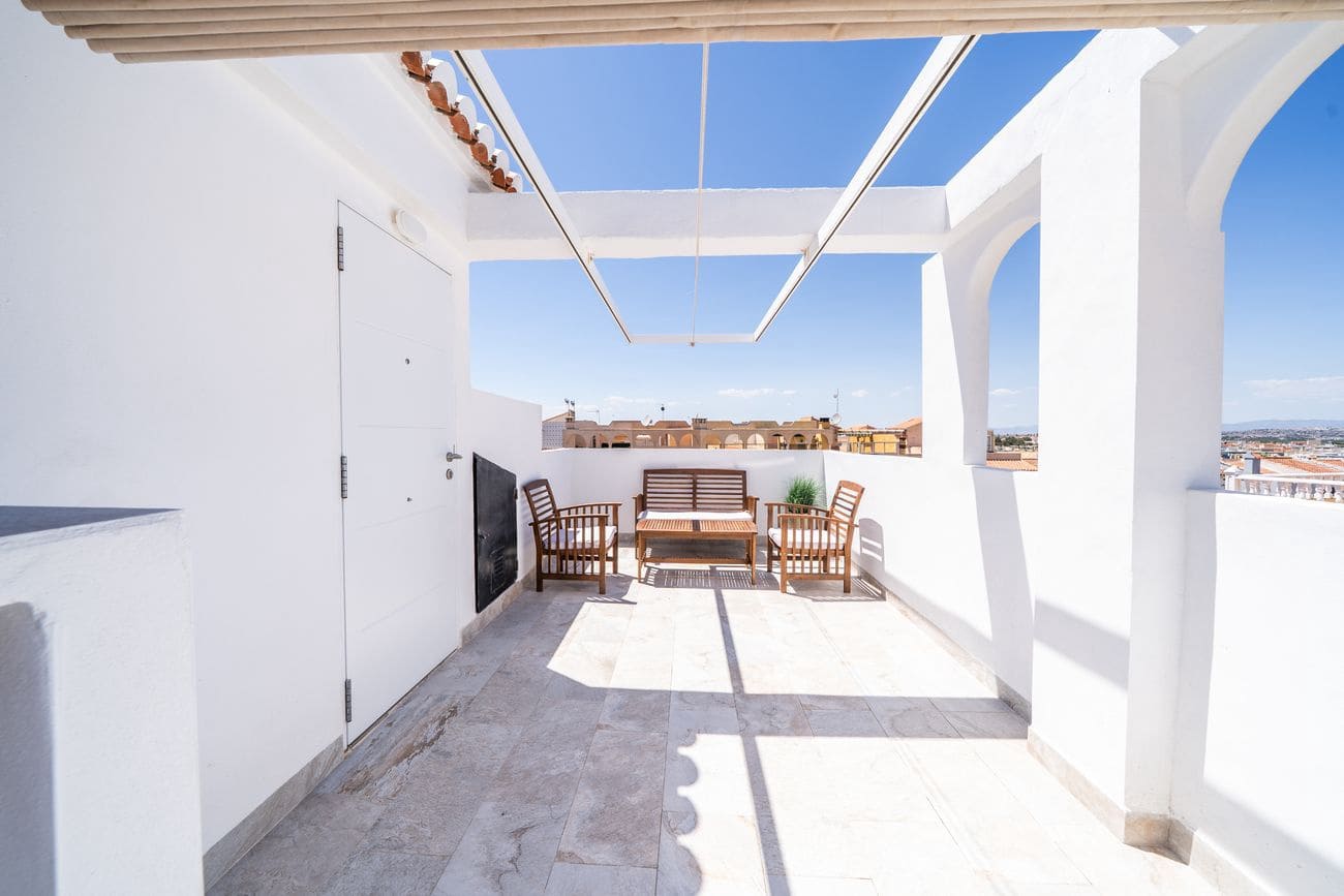 1 sypialnia Apartament na sprzedaż w Torrevieja z basenem - 164 000 € (Ref: 9962814)