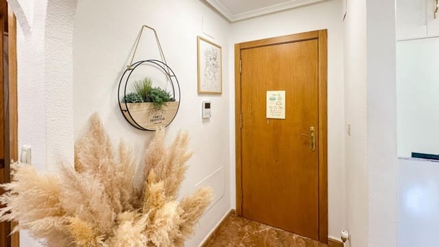2 soveværelse Lejlighed til salg i Guardamar del Segura med garage - € 215.000 (Ref: 9962827)