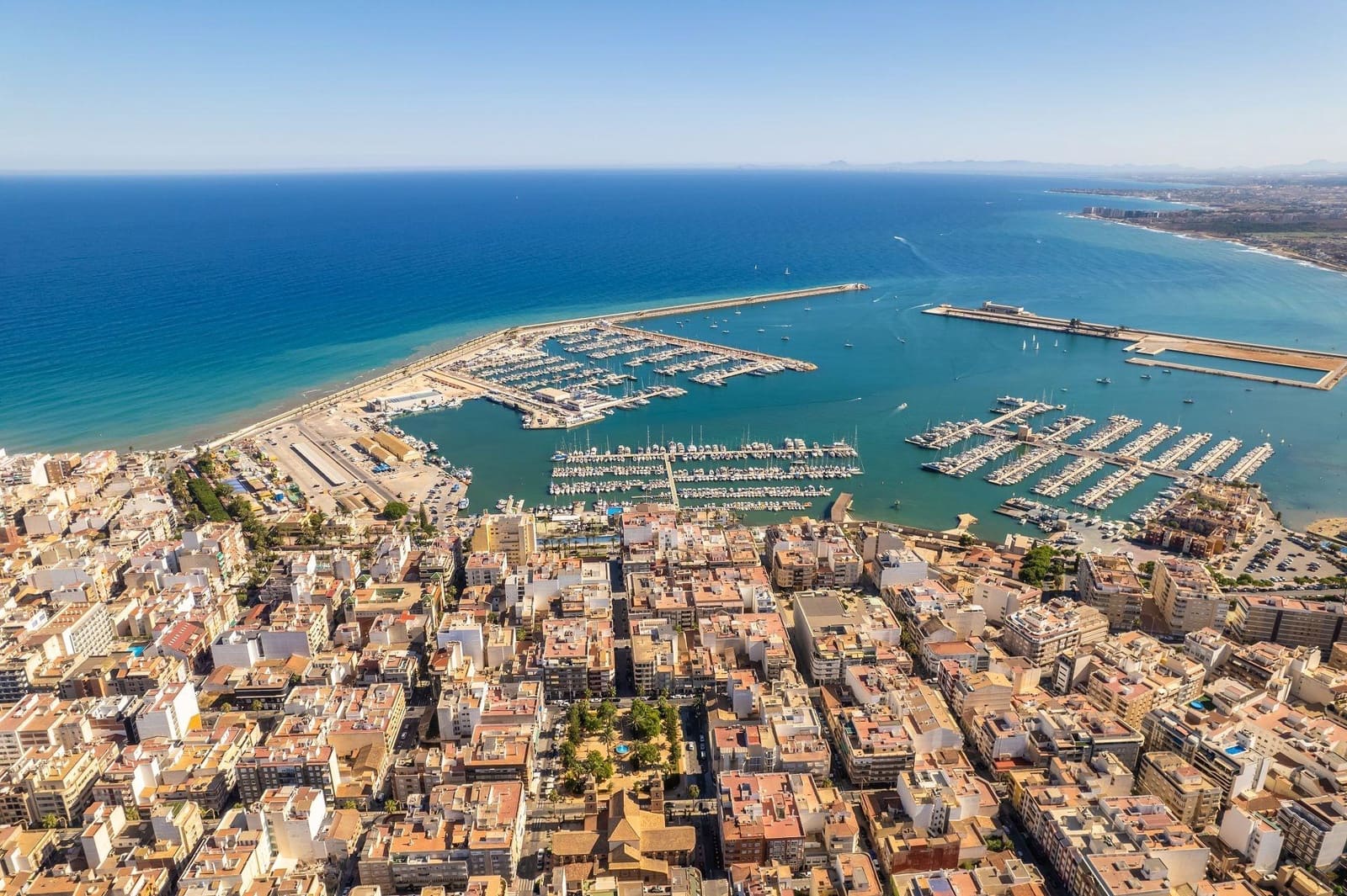 4 makuuhuone Kattohuoneisto myytävänä paikassa Torrevieja - 225 000 € (Ref: 9962829)