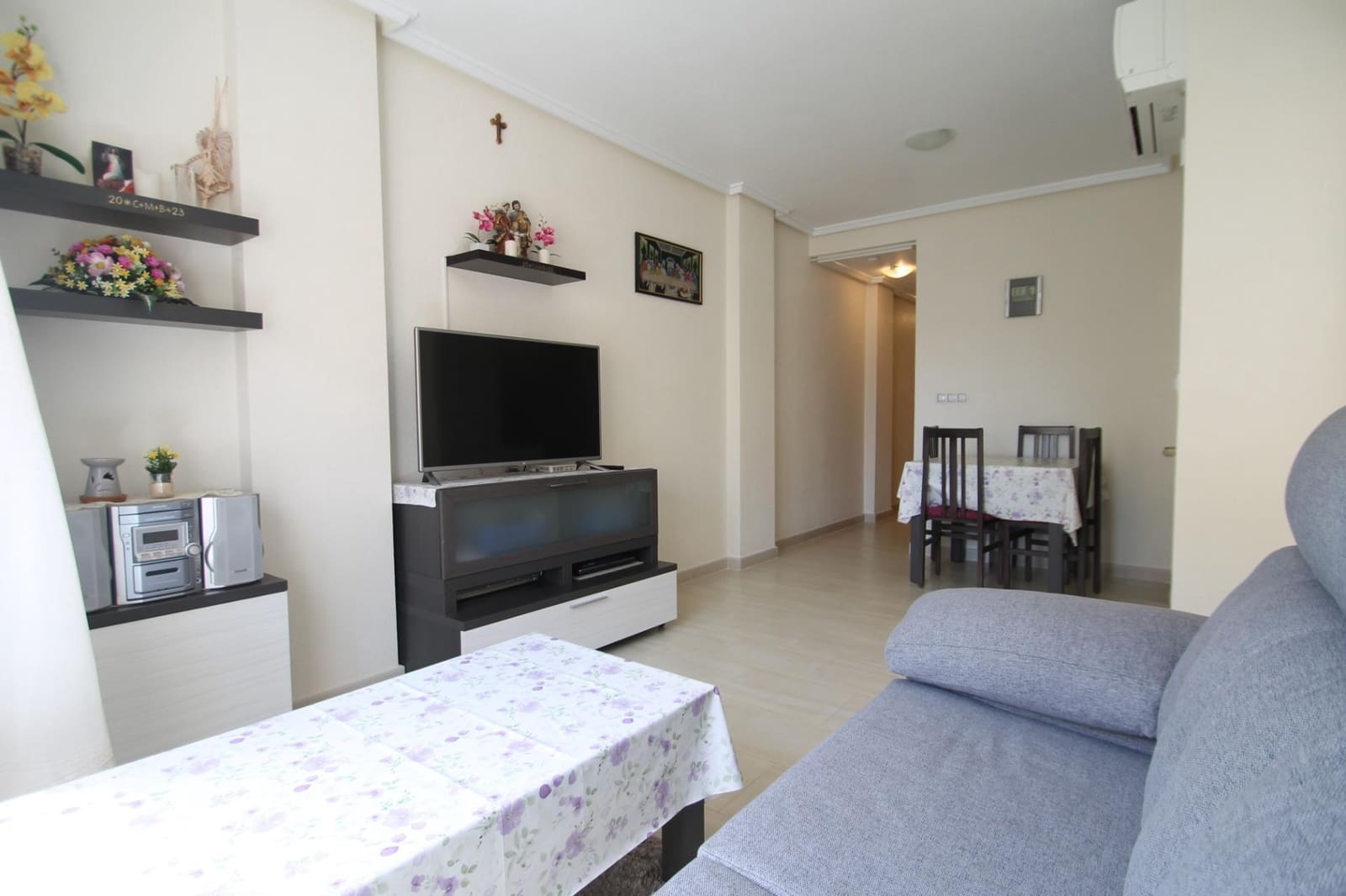 Apartamento de 2 habitaciones en Torrevieja en venta - 129.000 € (Ref: 9962830)