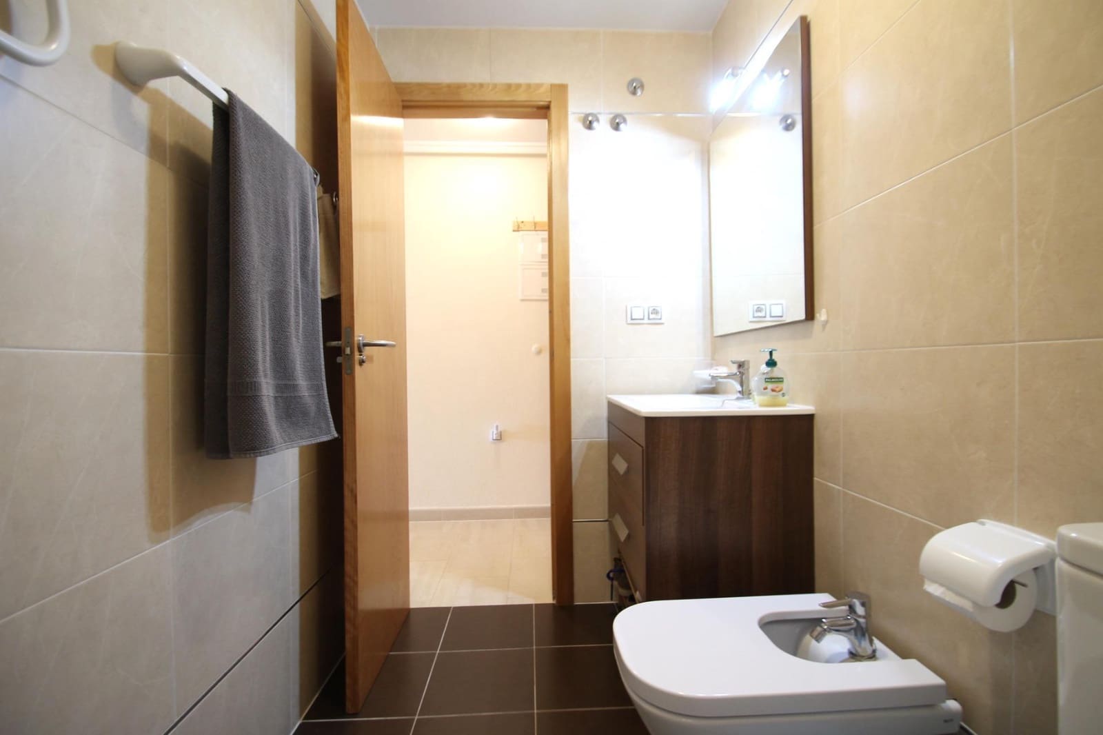 Apartamento de 2 habitaciones en Torrevieja en venta - 129.000 € (Ref: 9962830)