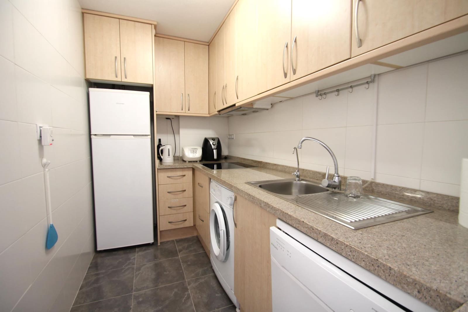 Apartamento de 2 habitaciones en Torrevieja en venta - 129.000 € (Ref: 9962830)