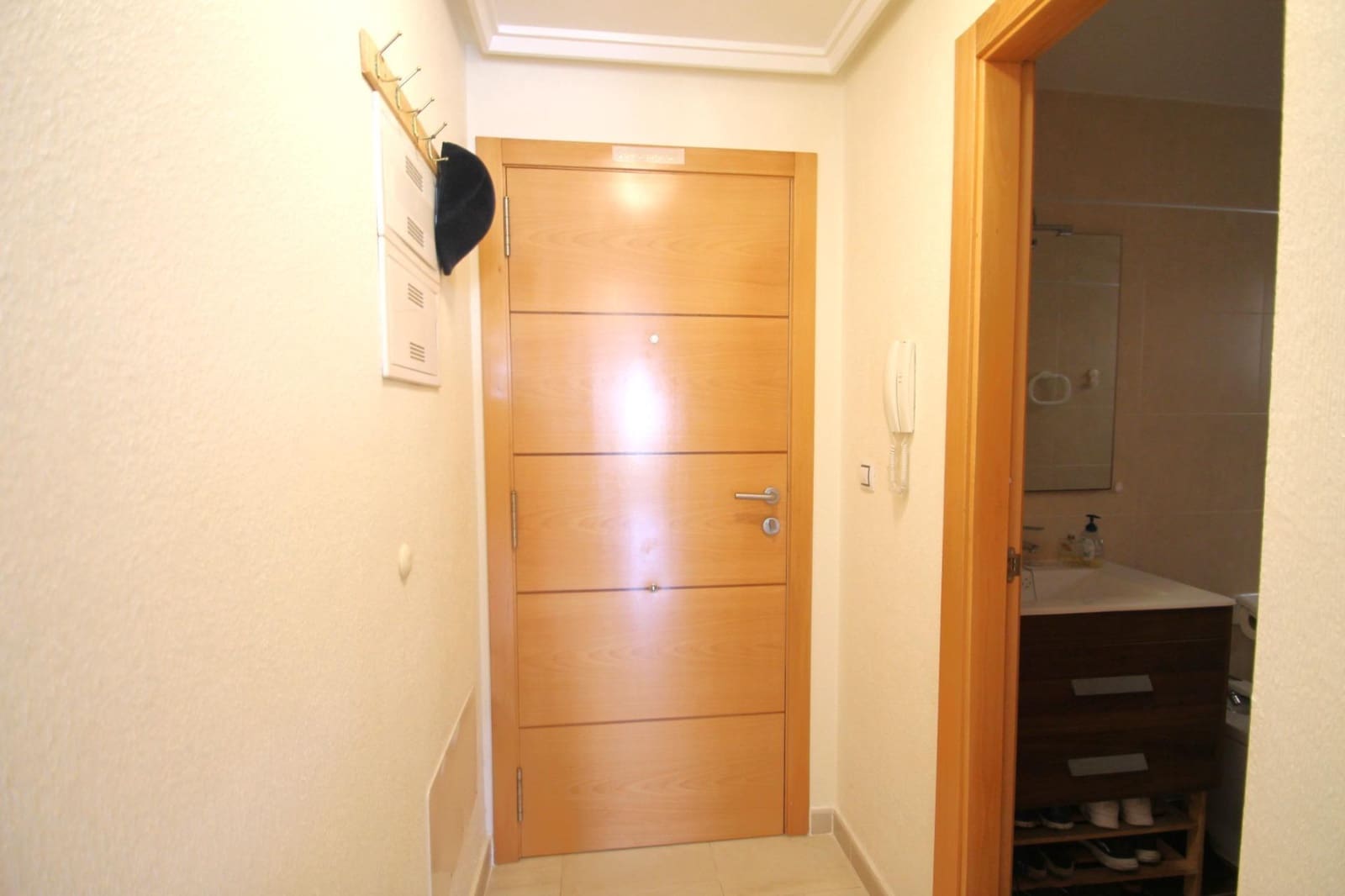Apartamento de 2 habitaciones en Torrevieja en venta - 129.000 € (Ref: 9962830)