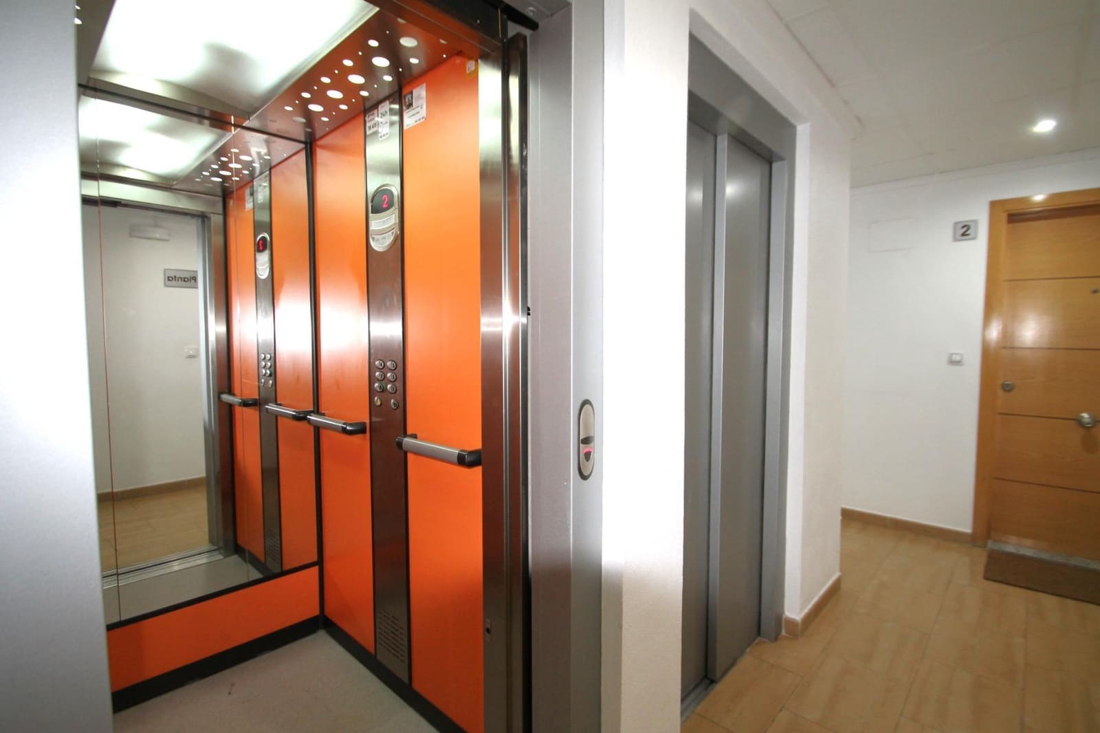 Apartamento de 2 habitaciones en Torrevieja en venta - 129.000 € (Ref: 9962830)