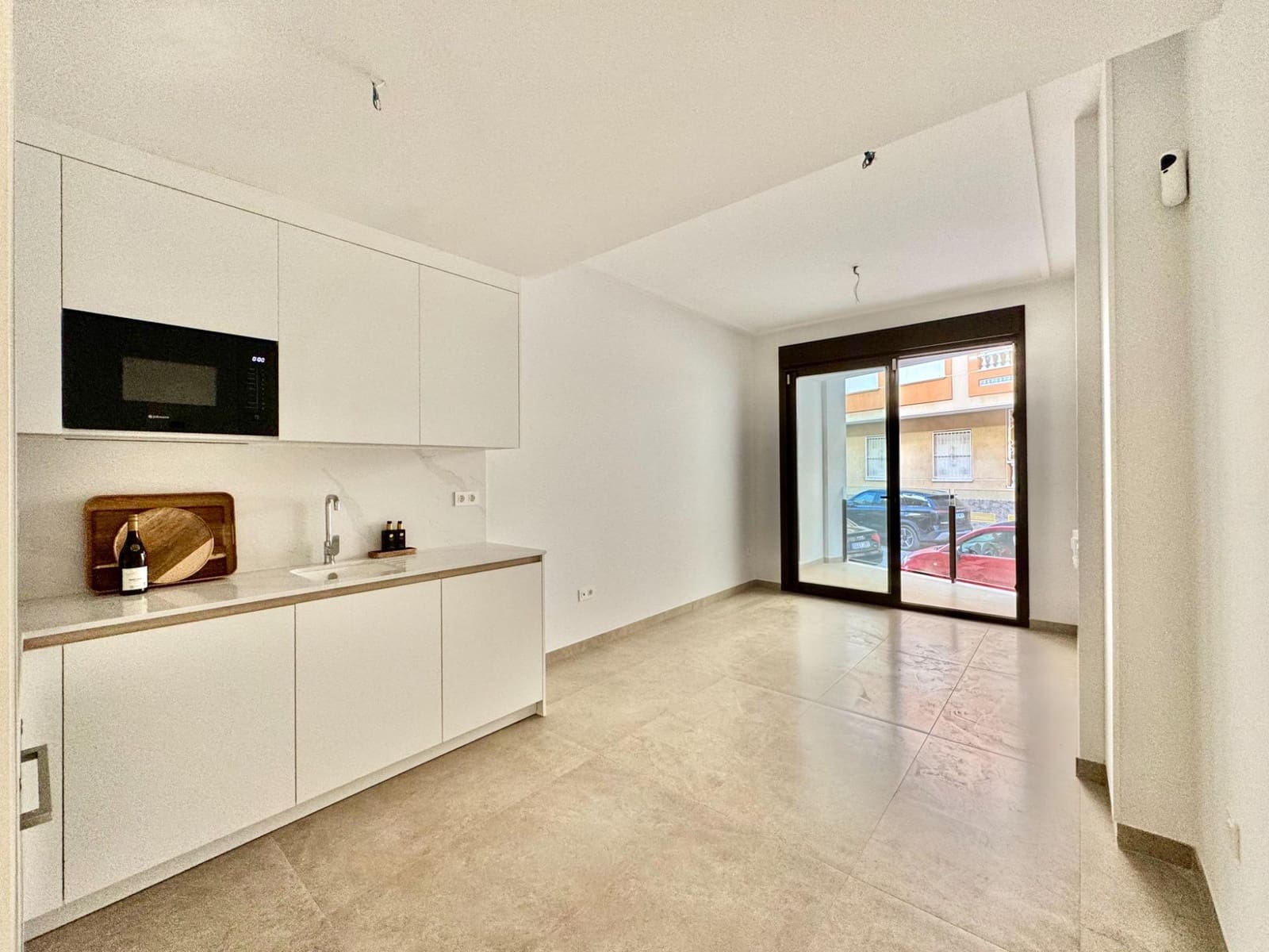 2 slaapkamer Appartement te koop in Torrevieja met zwembad - € 250.000 (Ref: 9962833)