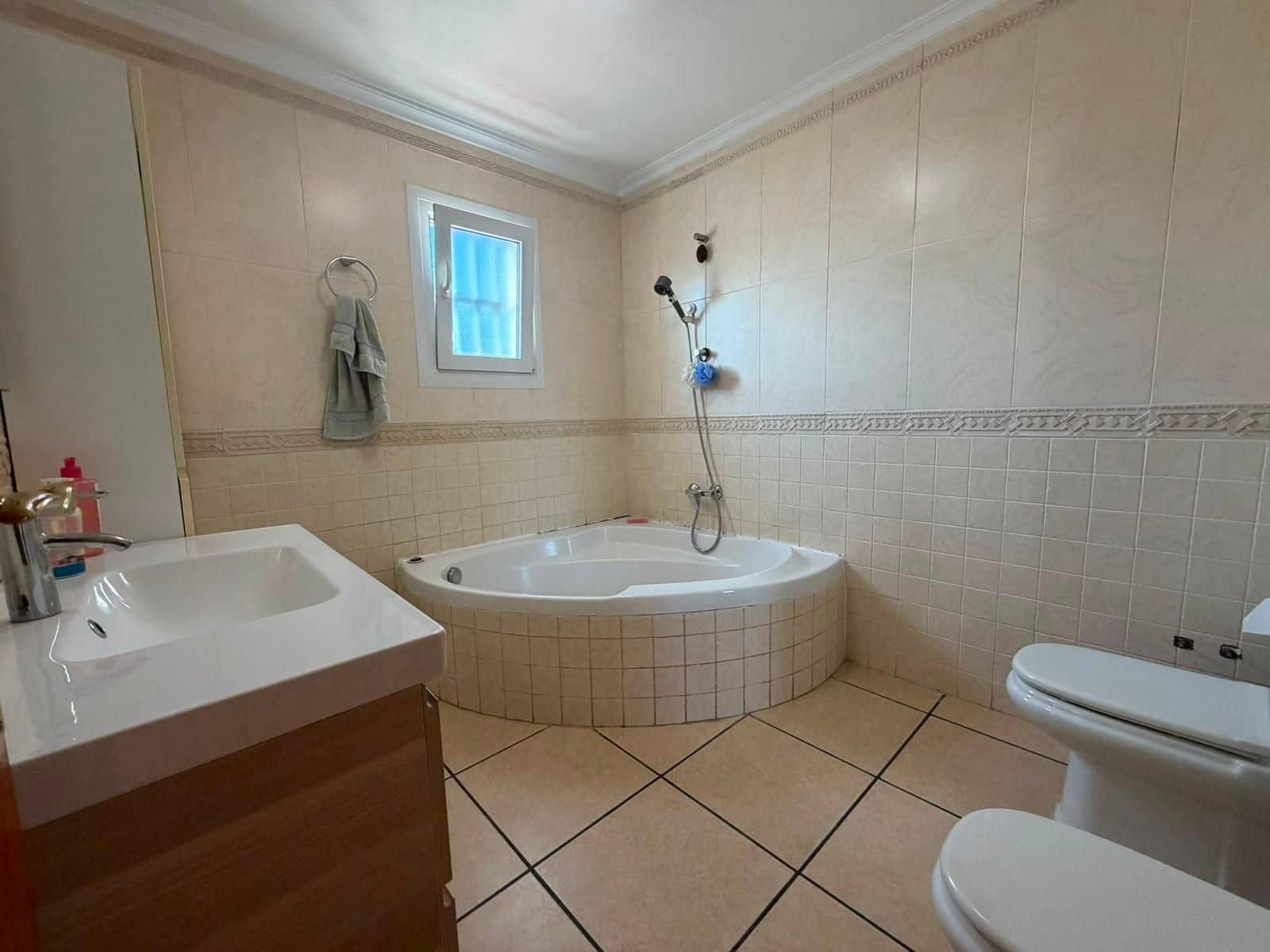 3 bedroom Villa for sale in Torrevieja with pool - € 239,600 (Ref: 9962849)