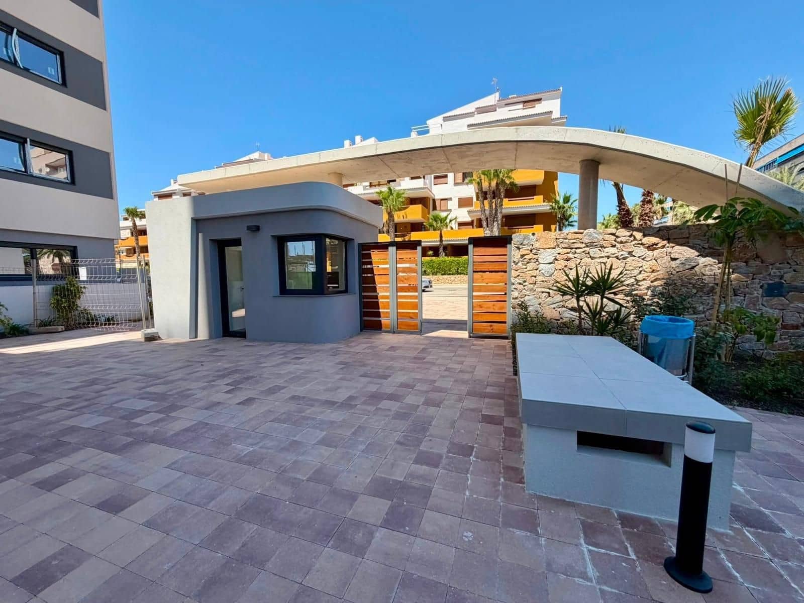 2 bedroom Apartment for sale in Punta Prima with pool - € 358,900 (Ref: 9962852)