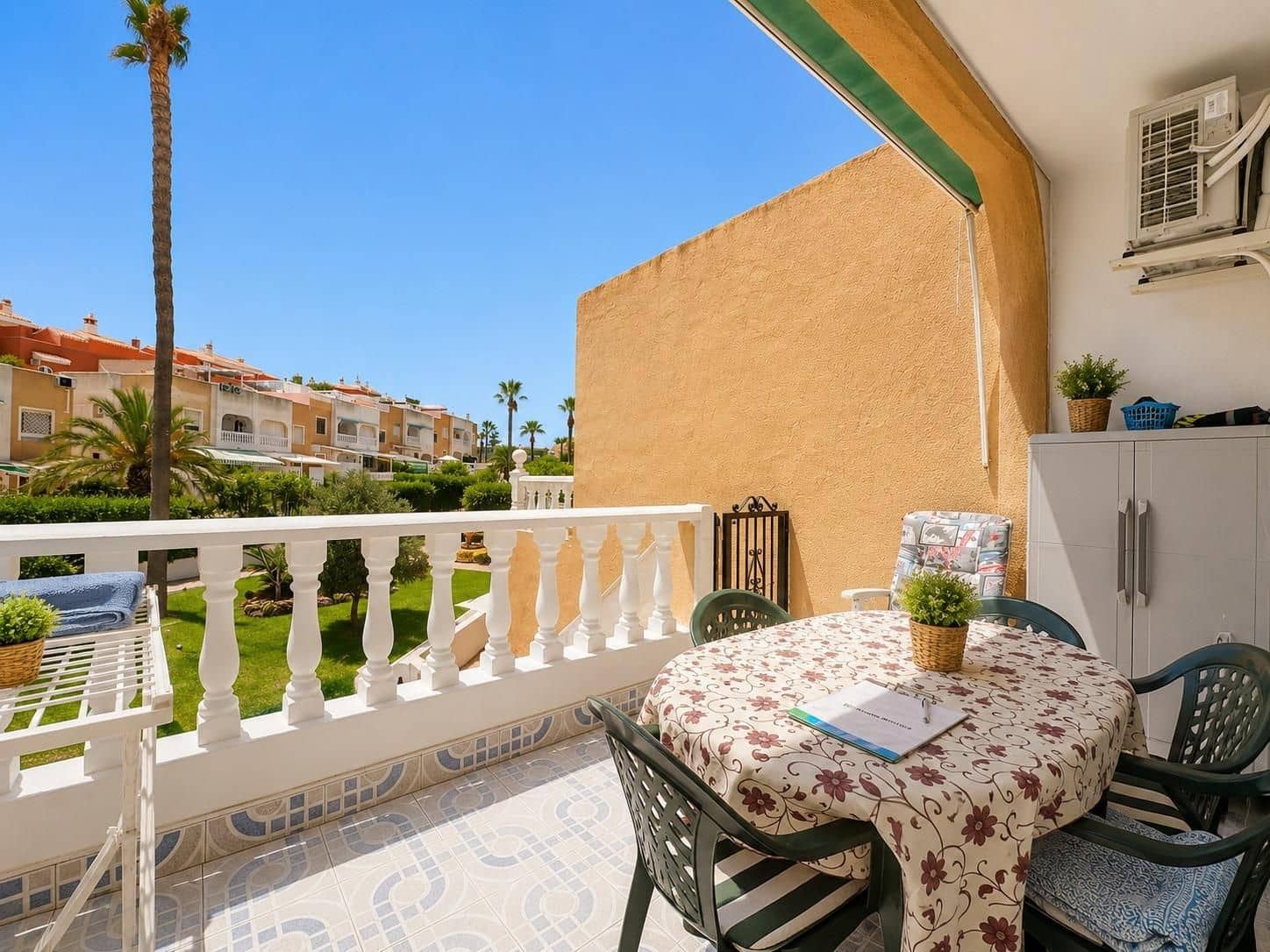 1 quarto Bungalow para venda em Torrevieja - 146 900 € (Ref: 9962857)