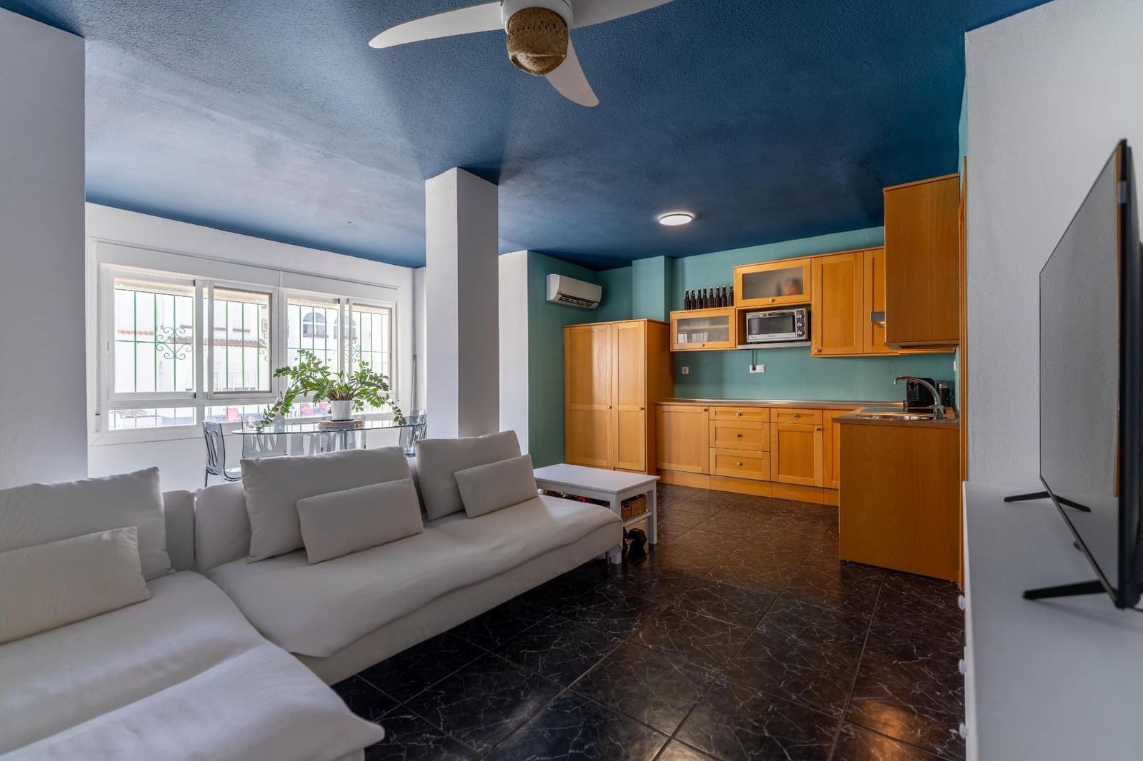 1 Zimmer Apartment zu verkaufen in Torrevieja mit Pool - 132.000 € (Ref: 9962860)