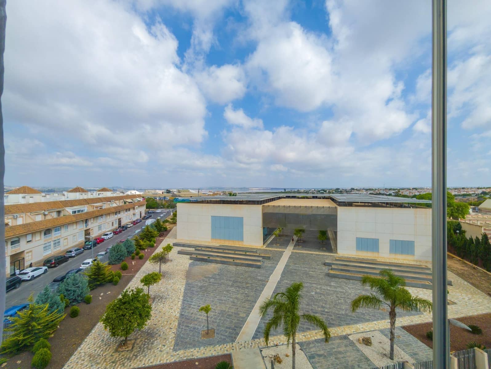 Apartamento de 2 habitaciones en Torrevieja en venta con piscina - 154.000 € (Ref: 9962877)