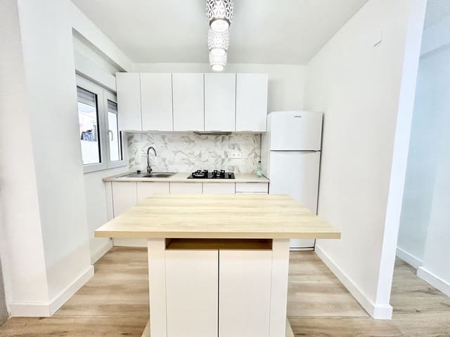 3 soveværelse Lejlighed til salg i Centro, Torrevieja - € 130.000 (Ref: 9962880)