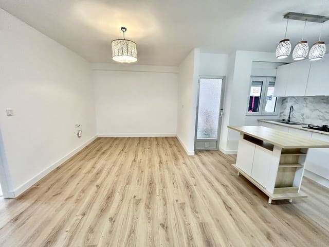 3 soveværelse Lejlighed til salg i Centro, Torrevieja - € 130.000 (Ref: 9962880)
