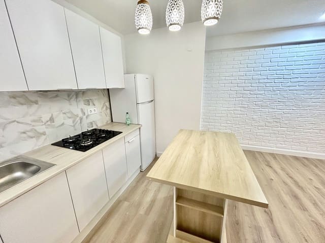 3 soveværelse Lejlighed til salg i Centro, Torrevieja - € 130.000 (Ref: 9962880)