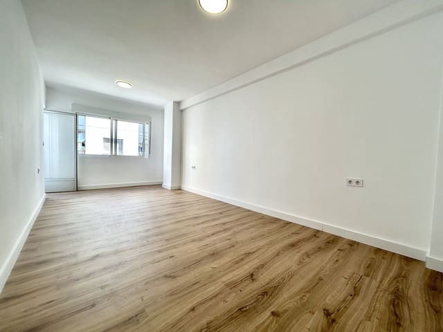 3 soveværelse Lejlighed til salg i Centro, Torrevieja - € 130.000 (Ref: 9962880)