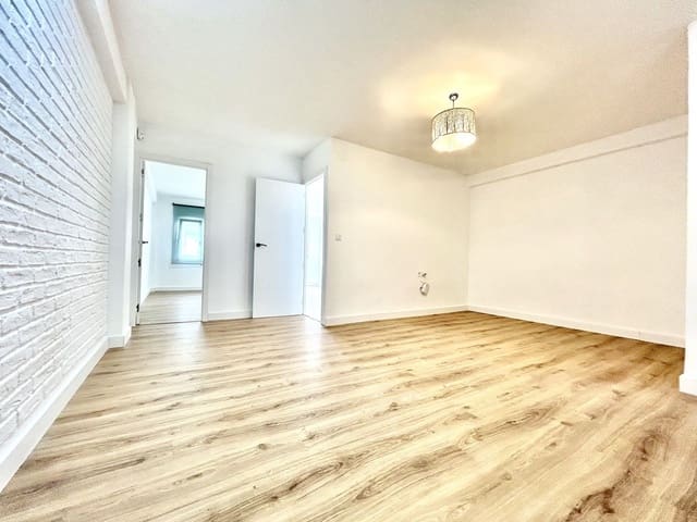 3 soveværelse Lejlighed til salg i Centro, Torrevieja - € 130.000 (Ref: 9962880)