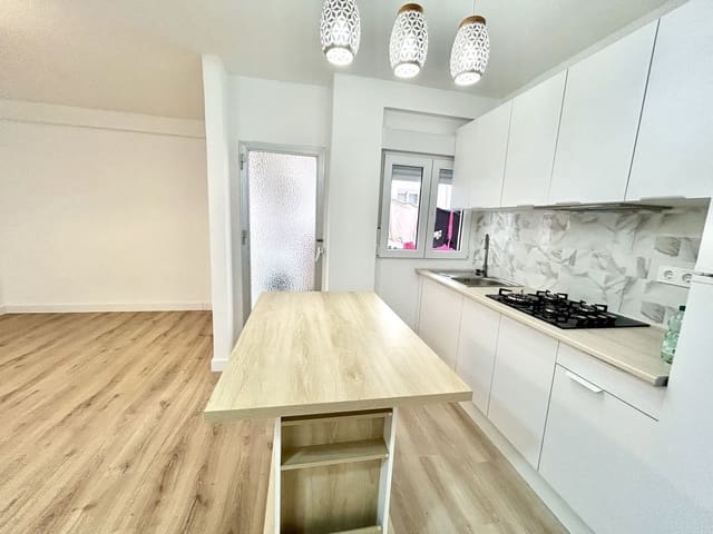 3 soveværelse Lejlighed til salg i Centro, Torrevieja - € 130.000 (Ref: 9962880)