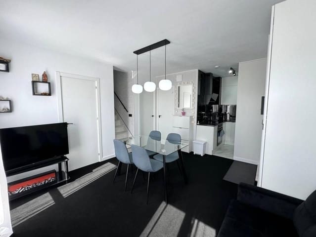 3 Zimmer Apartment zu verkaufen in Torrevieja mit Pool - 210.000 € (Ref: 9962888)
