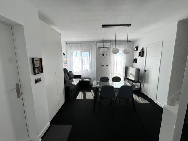 3 Zimmer Apartment zu verkaufen in Torrevieja mit Pool - 210.000 € (Ref: 9962888)