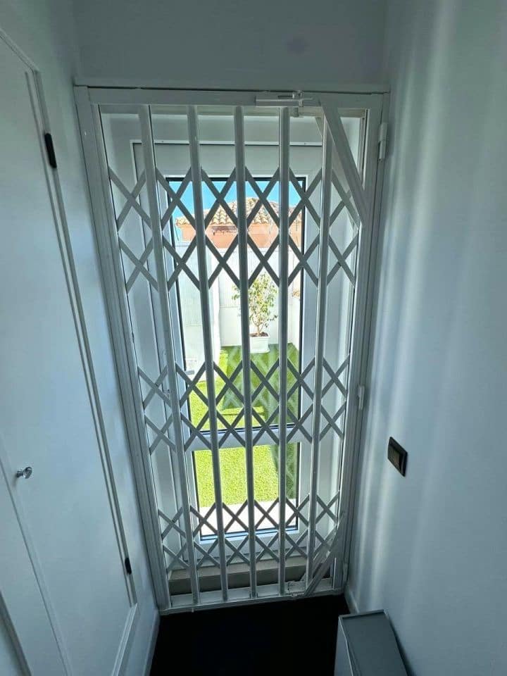 3 Zimmer Apartment zu verkaufen in Torrevieja mit Pool - 210.000 € (Ref: 9962888)