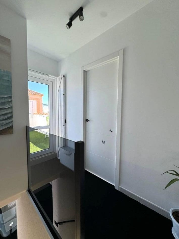 3 Zimmer Apartment zu verkaufen in Torrevieja mit Pool - 210.000 € (Ref: 9962888)