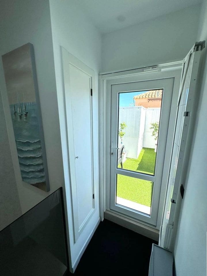 3 Zimmer Apartment zu verkaufen in Torrevieja mit Pool - 210.000 € (Ref: 9962888)