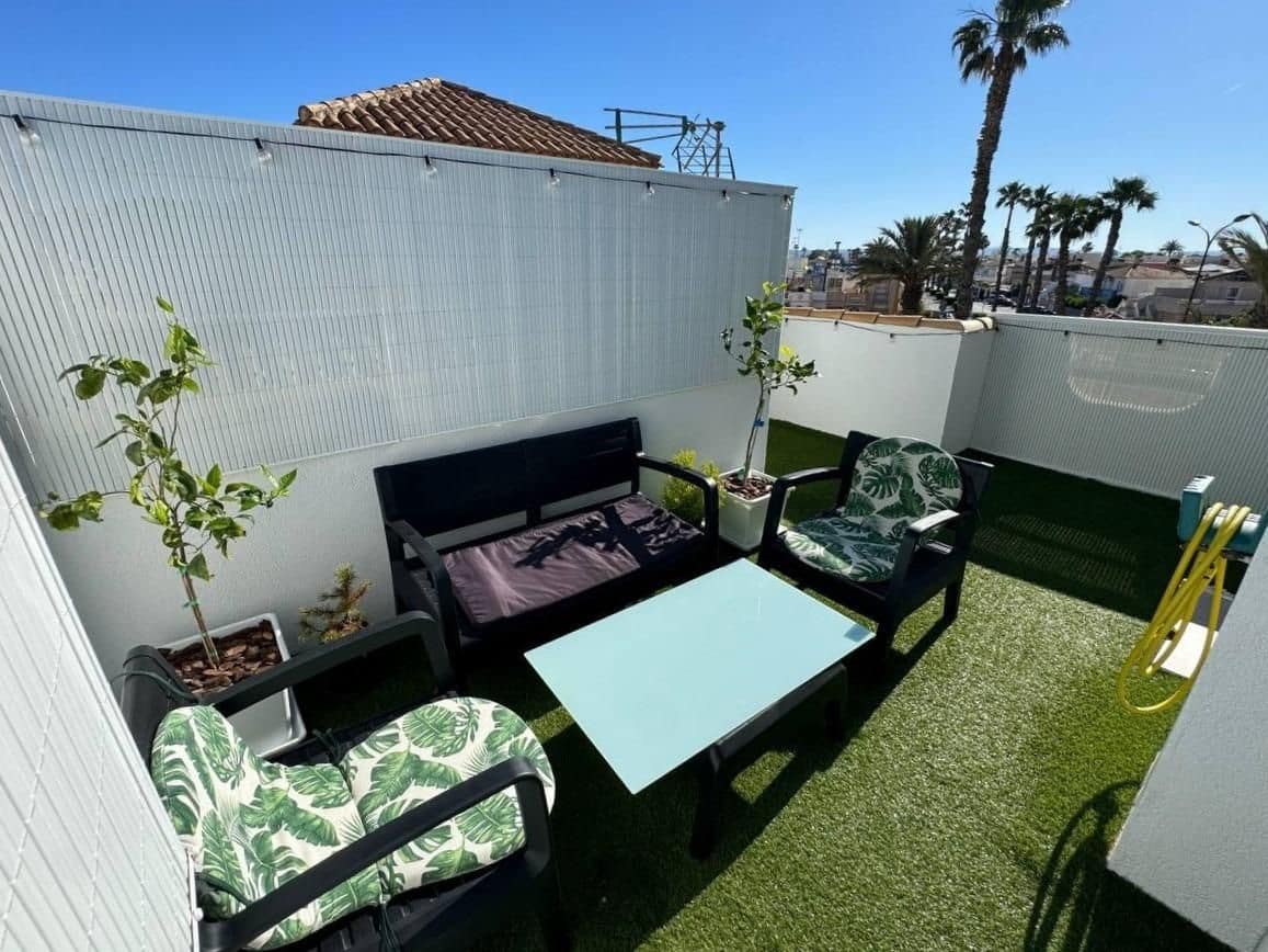 3 Zimmer Apartment zu verkaufen in Torrevieja mit Pool - 210.000 € (Ref: 9962888)