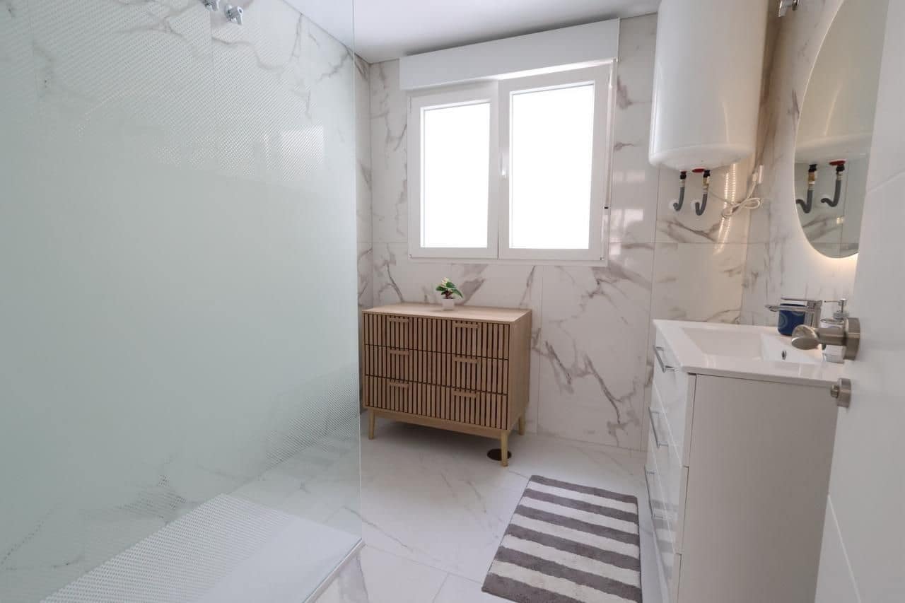 3 sovrum Lägenhet till salu i Torrevieja - 230 000 € (Ref: 9962906)