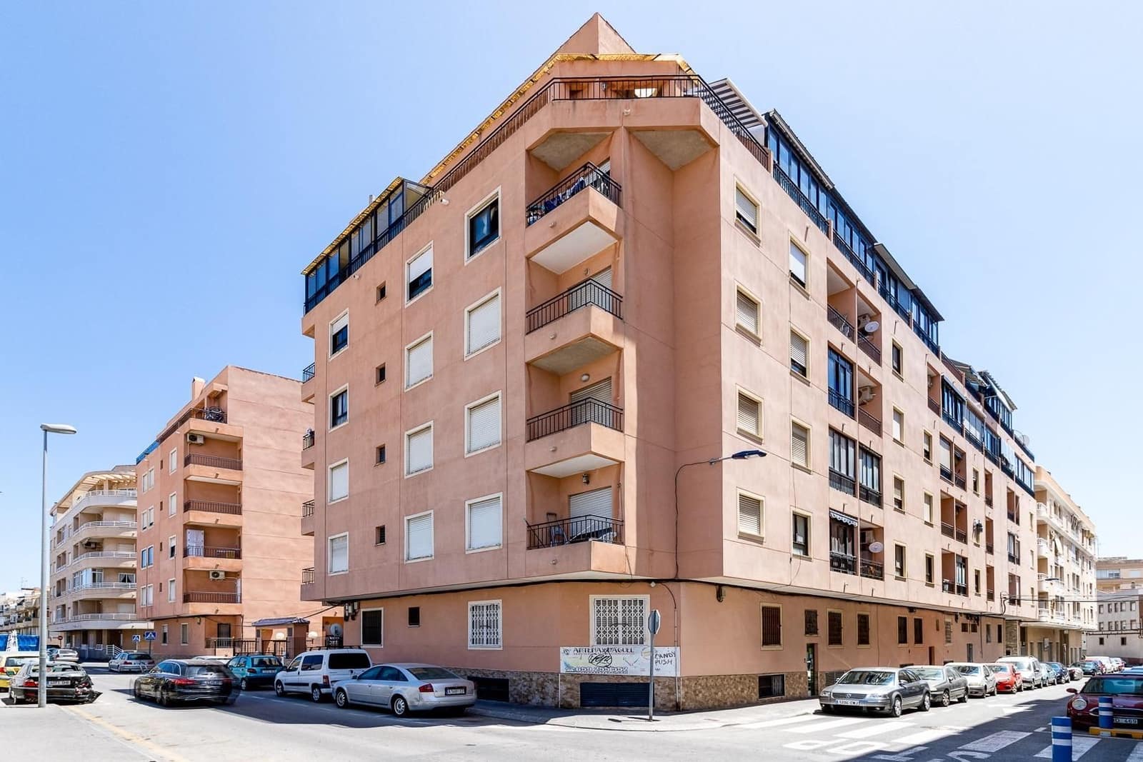 2 sypialnia Apartament na sprzedaż w Torrevieja z basenem - 159 900 € (Ref: 9962921)