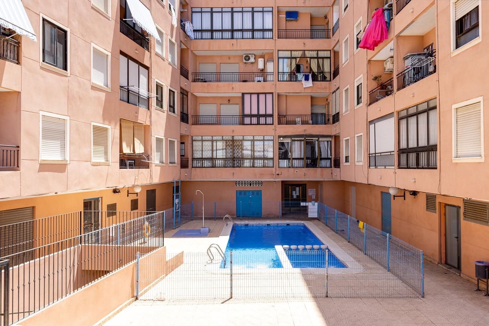 2 sypialnia Apartament na sprzedaż w Torrevieja z basenem - 159 900 € (Ref: 9962921)