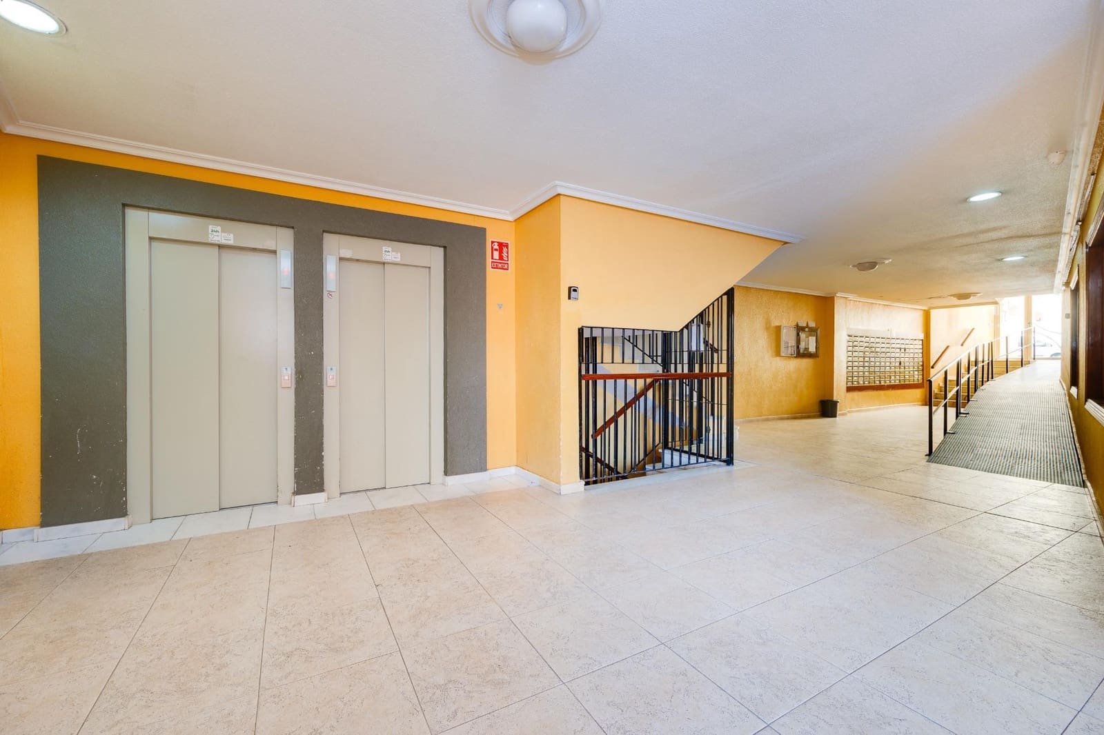 2 sypialnia Apartament na sprzedaż w Torrevieja z basenem - 159 900 € (Ref: 9962921)