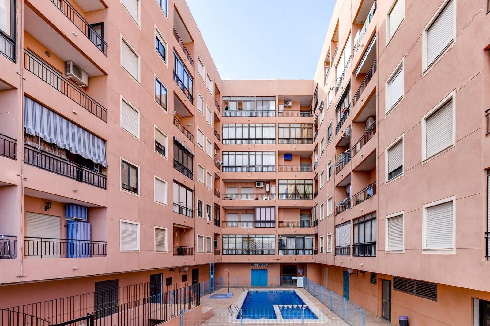 2 sypialnia Apartament na sprzedaż w Torrevieja z basenem - 159 900 € (Ref: 9962921)