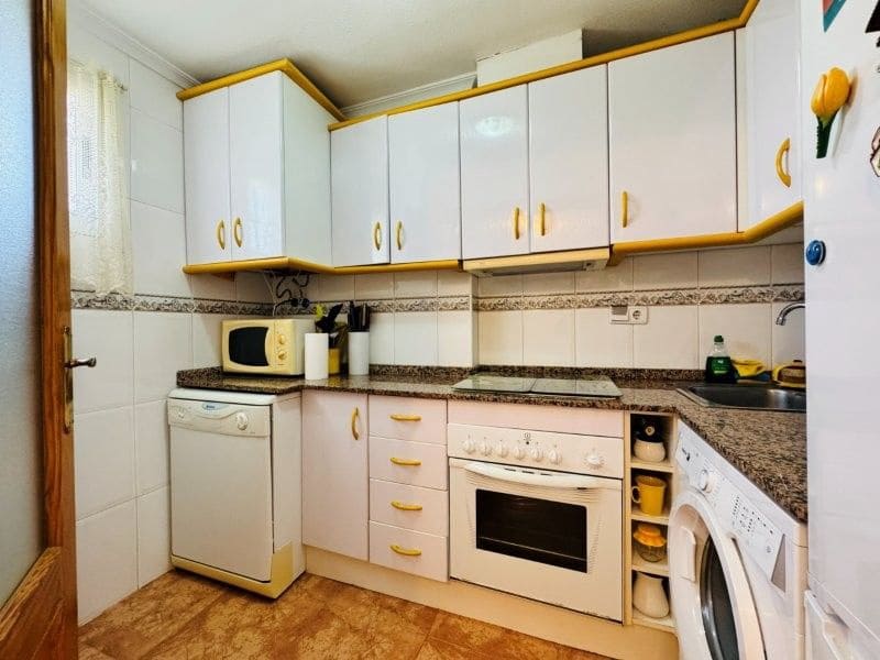 2 soveværelse Lejlighed til salg i Torrevieja - € 175.000 (Ref: 9962929)