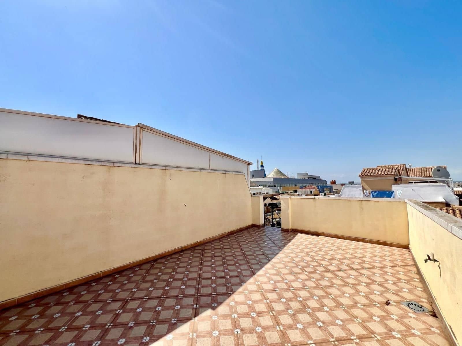 2 soverom Bungalow til salgs i Torrevieja med svømmebasseng - € 149 900 (Ref: 9962931)