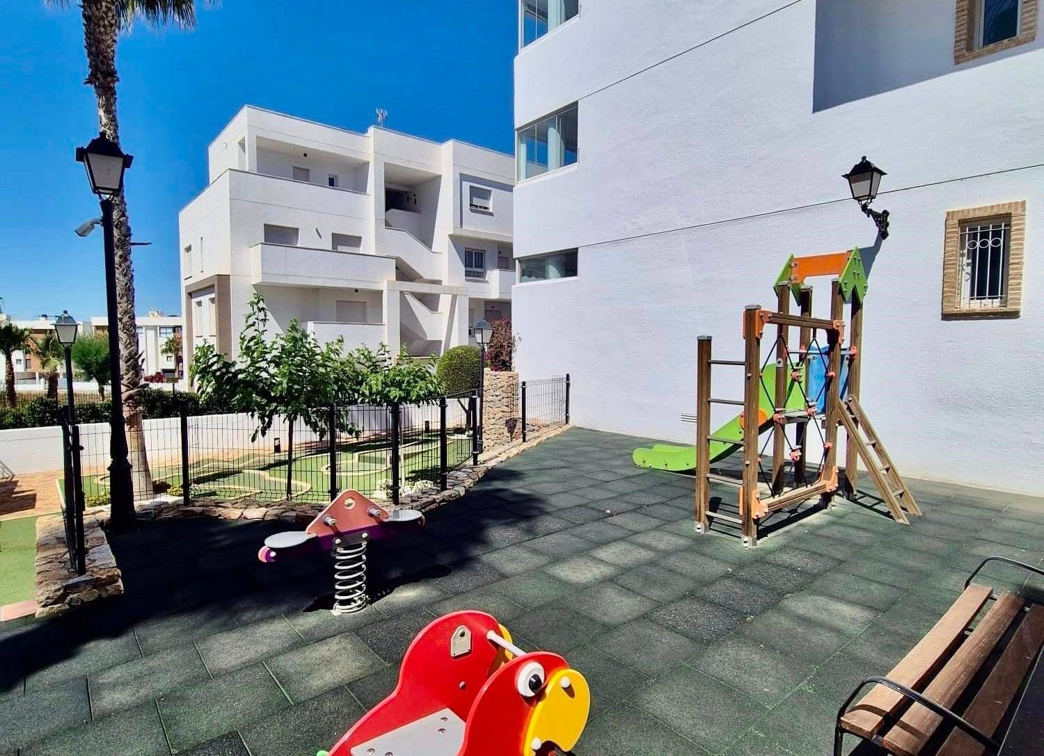 2 makuuhuone Huoneisto myytävänä paikassa Orihuela Costa - 220 000 € (Ref: 9962938)