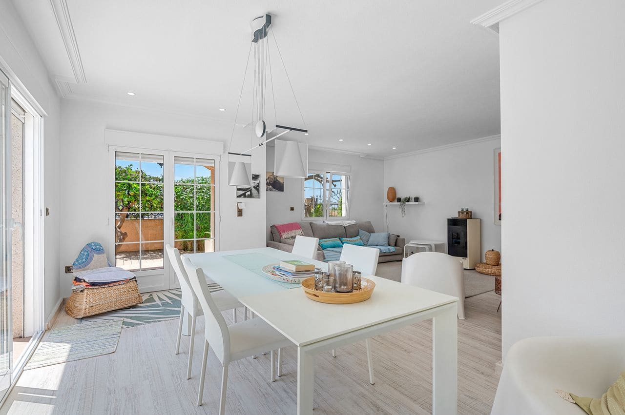 7 Zimmer Villa zu verkaufen in Torre de la Horadada - 899.000 € (Ref: 9962943)
