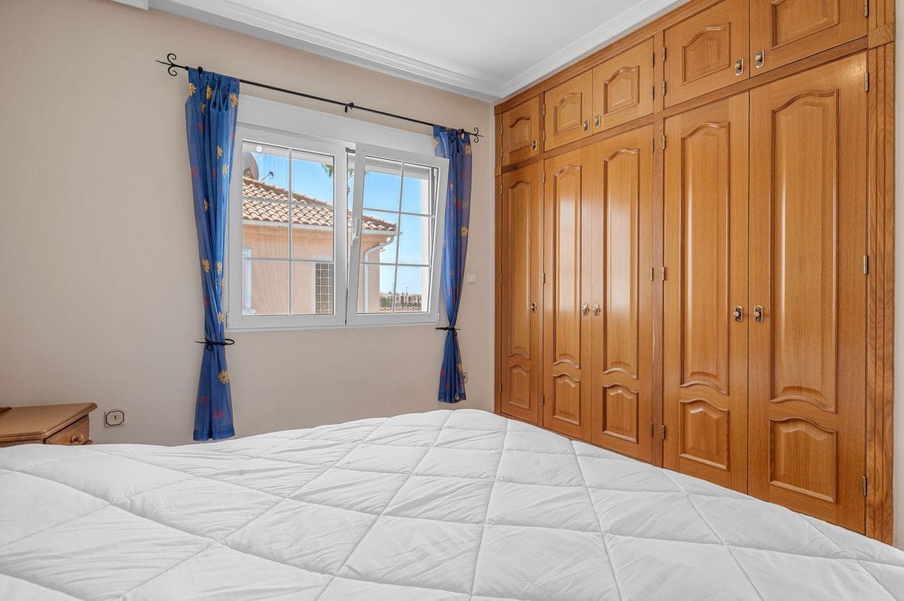 7 Zimmer Villa zu verkaufen in Torre de la Horadada - 899.000 € (Ref: 9962943)