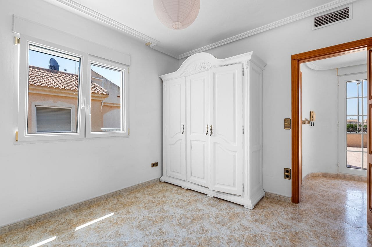 7 Zimmer Villa zu verkaufen in Torre de la Horadada - 899.000 € (Ref: 9962943)