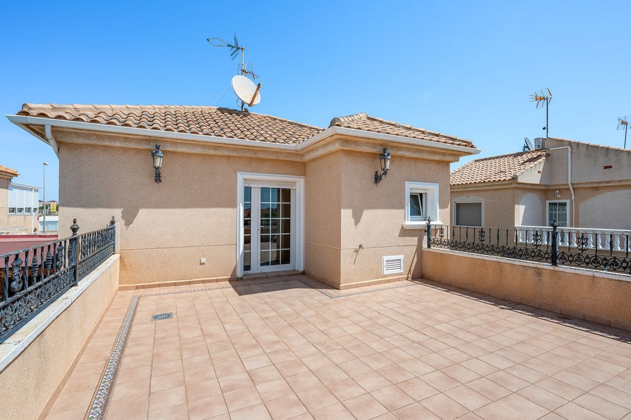 7 Zimmer Villa zu verkaufen in Torre de la Horadada - 899.000 € (Ref: 9962943)